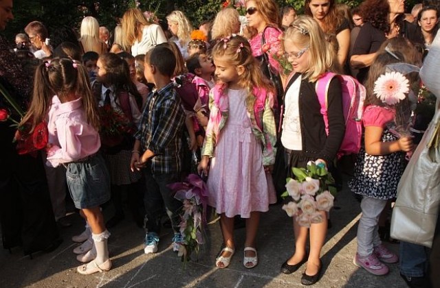 Първолаците в София - с 500 повече от миналата година