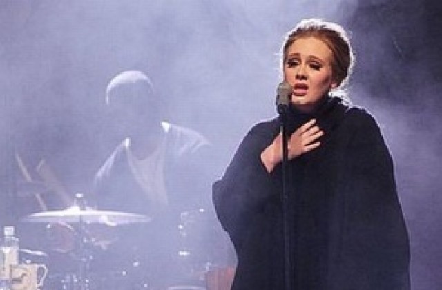 Адел подготвя саундтрака на новия Бонд