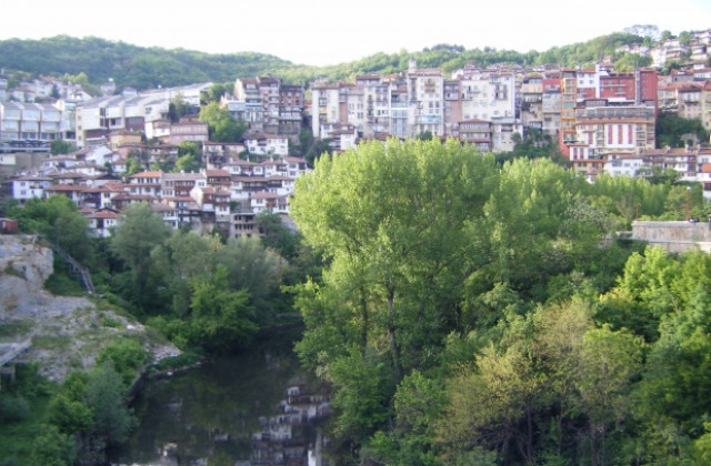 Слънчево и топло