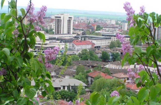 С 5 млн. лева благоустрояват жилищен комплекс в Ловеч