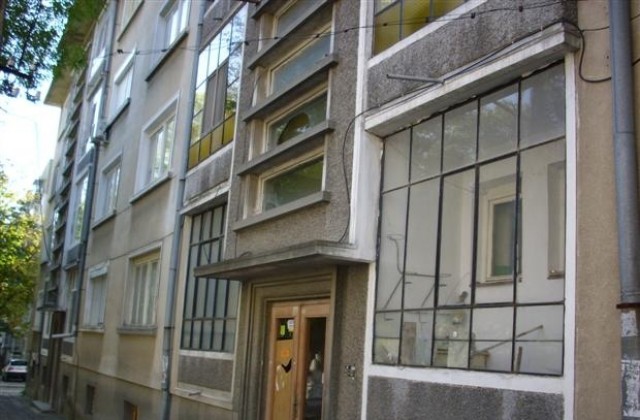 Две жилищни сгради одобрени за саниране в Шумен