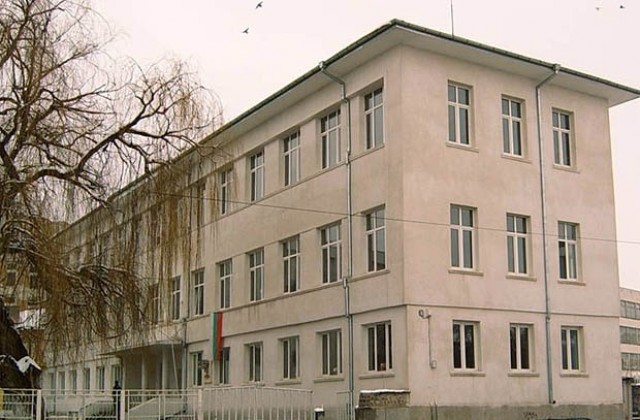 Запазват на работа педагозите от двете закрити училища в Добрич