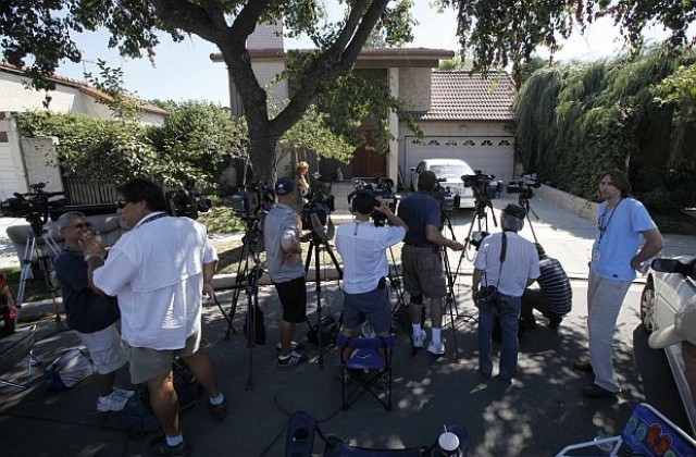 Смятаният за автор на филма за исляма e под полицейска охрана