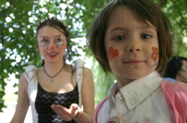 Деца таланти с концерт на сцената край Асеневци