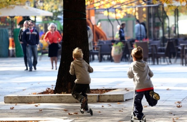 В часа на класа почитат паметта на децата, загинали при катастрофи