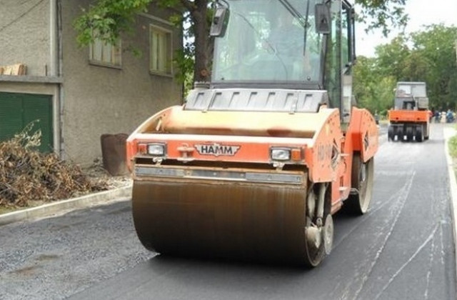 Преасфалтираха и отвориха за движение участък по ул. Иван Вазов