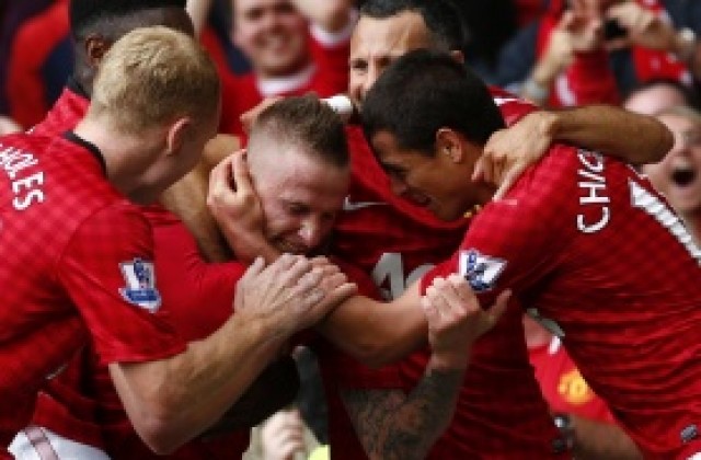 ВИДЕО: Юнайтед мина леко през Уигън, Бютнер и Пауъл с дебютни голове