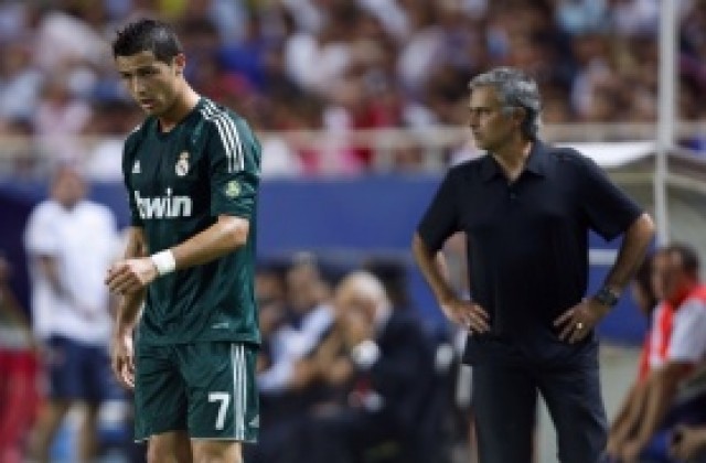 ВИДЕО: Реал продължи да разочарова, падна от Севиля и e на 8 точки зад Барса