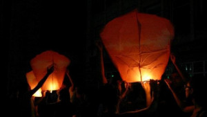 Хартиени фенери и огнено шоу в Габрово