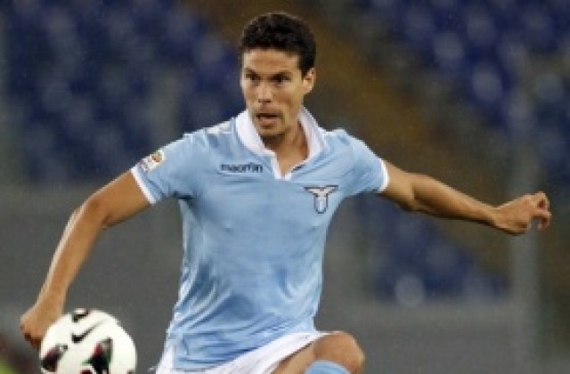 Трета поредна победа за Лацио, Ернанес блести за „орлите“