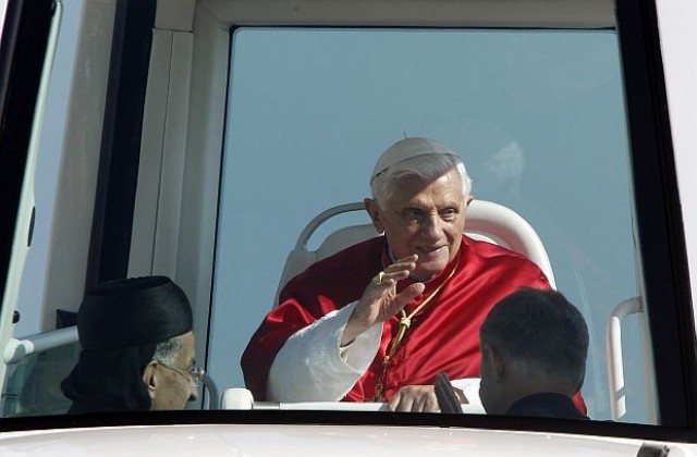 Папата: За изграждане на братско общество са необходими справедливост и мир