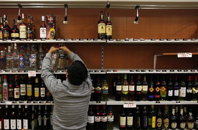 Полша забрани продажбата на чешки алкохолни напитки