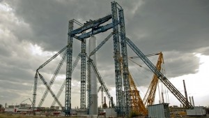 И вторият реактор достигна на място