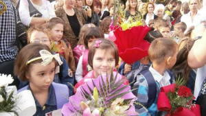 Новата учебна година започна с минутка мълчание