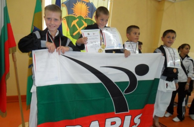 11 отличия за каратеките на Дарис от Купа Челопеч