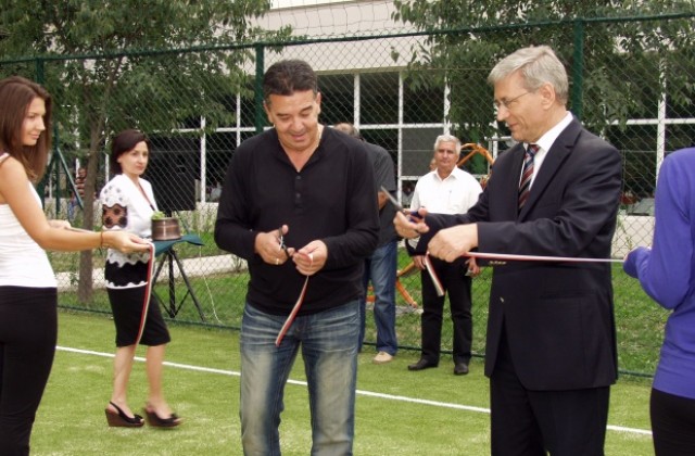 Нова спортна площадка за 5 вида спорт откри  Медицинският университет