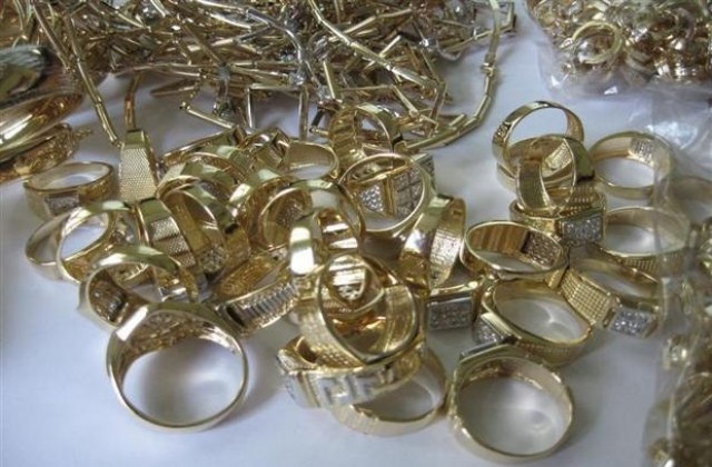 Контрабандни златни бижута задържаха на Капитан Андреево