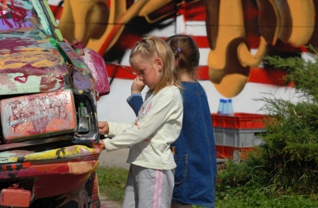 Над 200 деца във Варна тръгват с крачкомери