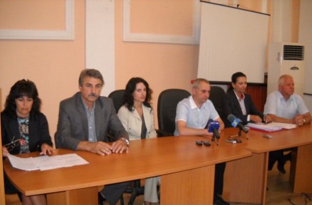 Стоян Стоилов и 6-ма съветници: Кметът спря работата на Общински съвет-Кюстендил