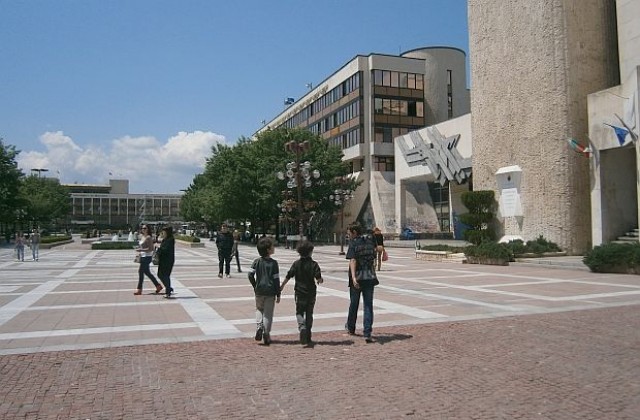 „Приеми ме” търси родители за деца в неравностойно положение