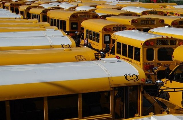 Автомобилна администрация провери всички училищни автобуси