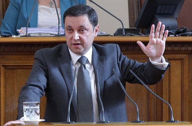 Яне Янев оглави анкетната комисия за корупцията по високите етажи на властта