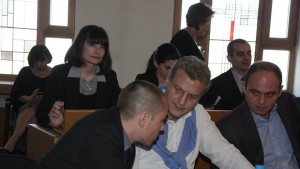 Пак гласуват дали общинарите да паркират без пари