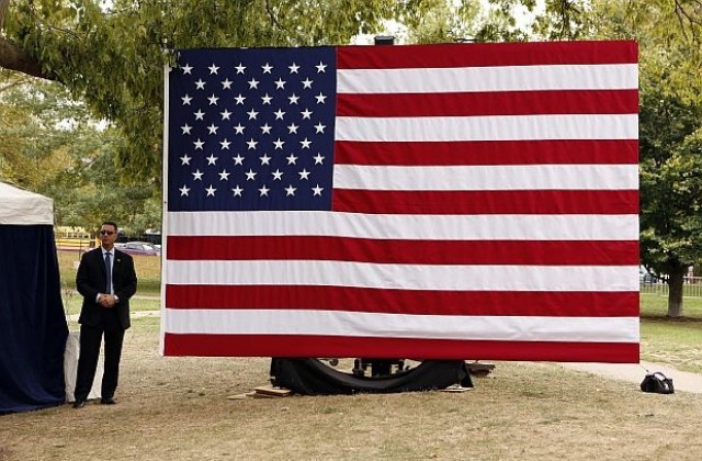 Едната половина от Америка не работи. Така ли е наистина и коя точно?