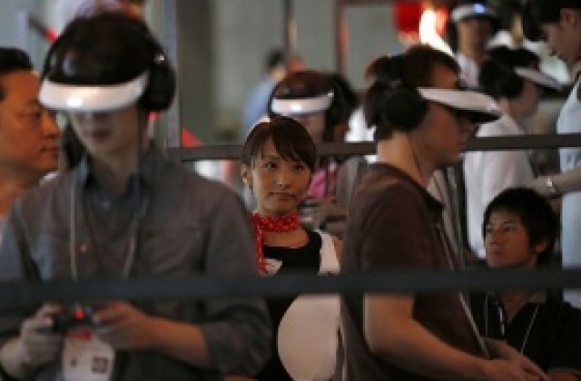 Видеоигри за смартфони и таблети привличат посетители на изложение в Токио