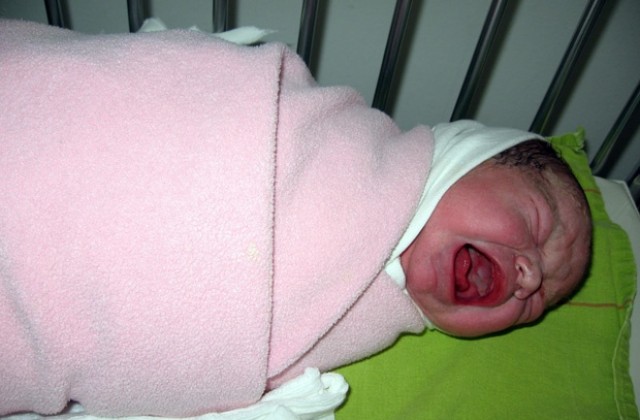 Фондация ще оказва помощ на родителите на недоносени бебета