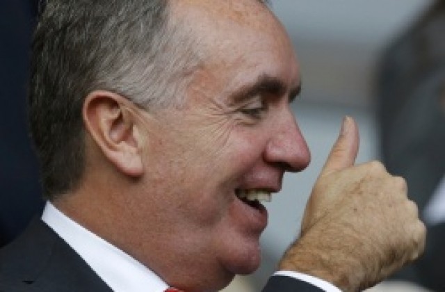 Шеф в Ливърпул: Не е важно дали Суарес и Евра ще си стиснат ръцете