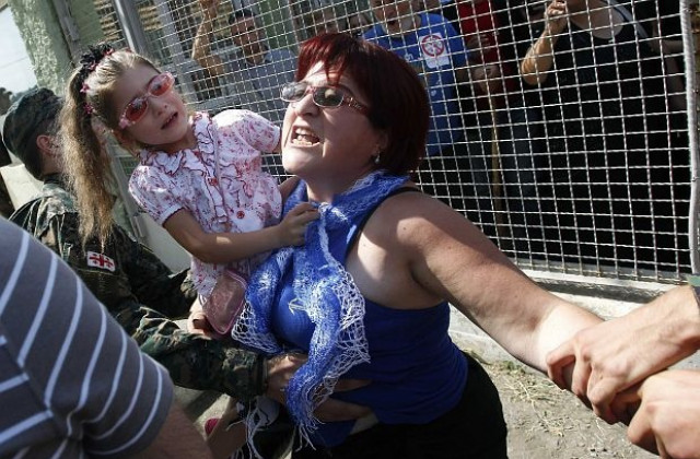 Трети ден продължават протестите в Грузия срещу насилието в затворите