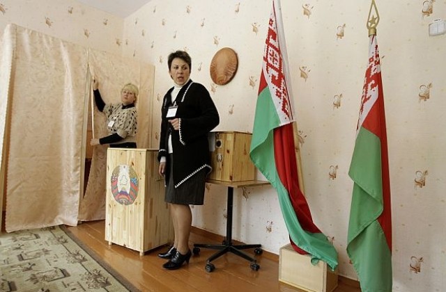 Опозицията бойкотира парламентарни избори в Беларус