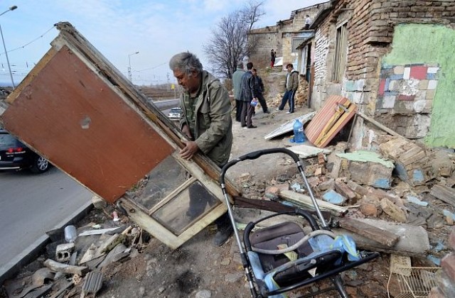 ВМРО настоява за разрушаване на ромските гета