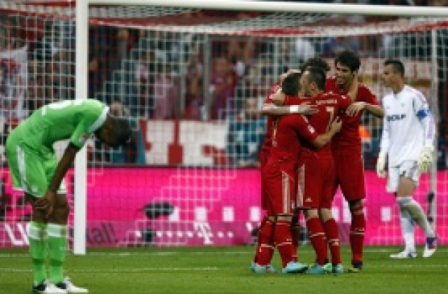 ВИДЕО: Байерн сам на върха в Бундеслигата, Дортмунд затъна срещу Айнтрахт