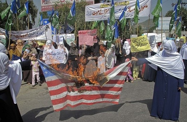 Министър зове режисьорът на антиислямския филм да бъде убит