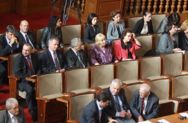 Парламентът избра представителите си във ВСС без дебати