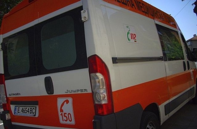 51-годишен мъж с опасност за живота след тежка катастрофа