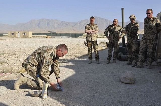 Двама войници на ИСАФ загинаха при самоубийствен атентат в Афганистан