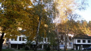 Слънчево и топло