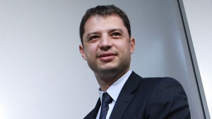 Министър Добрев Рано е да се говори за рестарт на