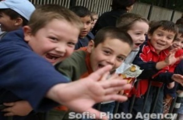 100 деца във Варненско чакат своите приемни родители