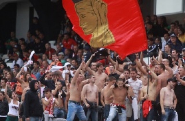 Феновете на ЦСКА вадят десетка за мача срещу Етър