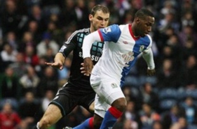 Блекбърн и КПР си стиснаха ръцете за Джуниър Хойлет пред угрозата от съд