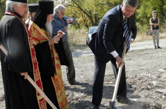 Изграждат църква в село Видинци