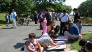 Конкурс за детска рисунка на асфалт в парка