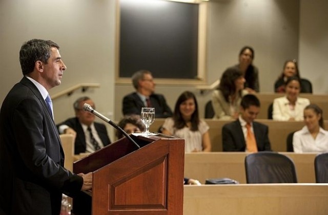 Плевнелиев ни похвали в Бостън, вече имаме култура на предприемачеството