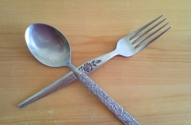 Забравен включен котлон запали стола на Градски транспорт