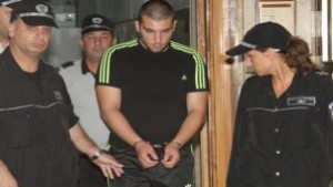 Оставиха в ареста лелята и убиеца на Женя