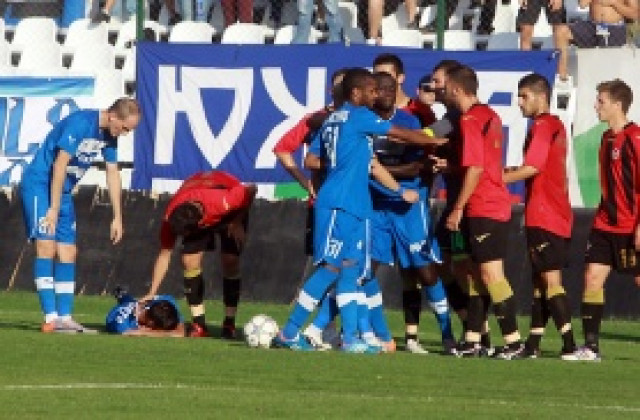 ВИДЕО и СНИМКИ: В сетния миг Локо Сф спря победната серия на Левски